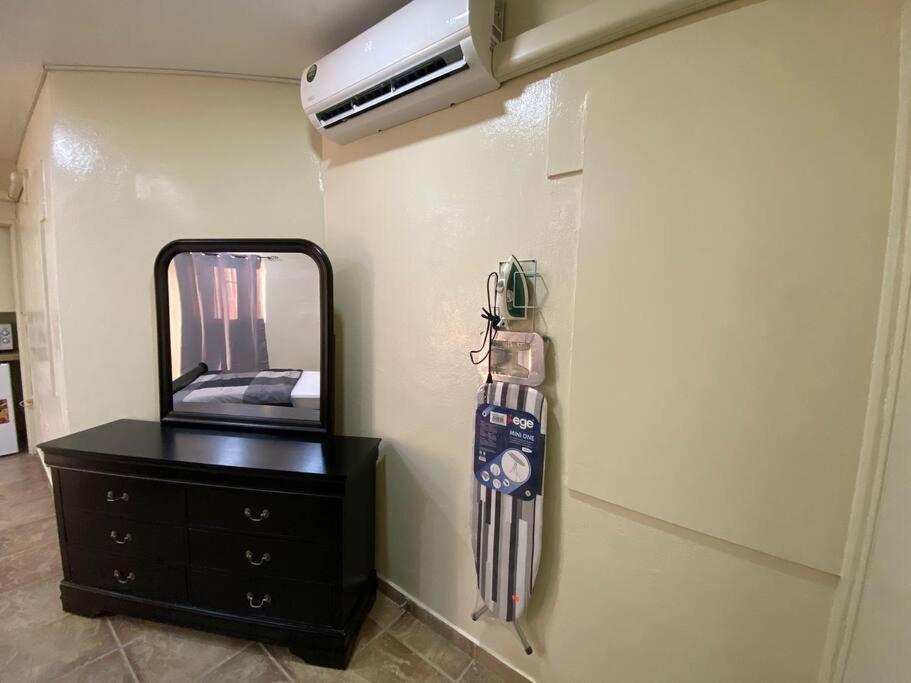 וילמסטאד Cozy Studio Apartment Minutes From The Beach מראה חיצוני תמונה